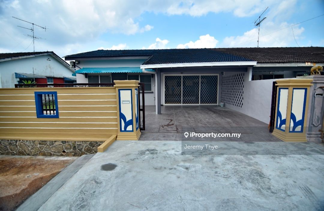 Kluang Kampung paya Single Storey Semid House, Kluang for rent