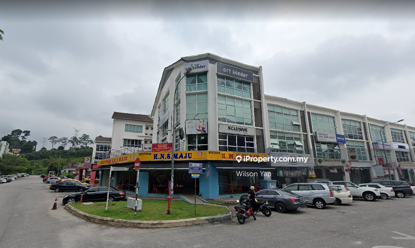 Taman Equine Park Shoplot , Seri Kembangan Intermediate Shop for rent