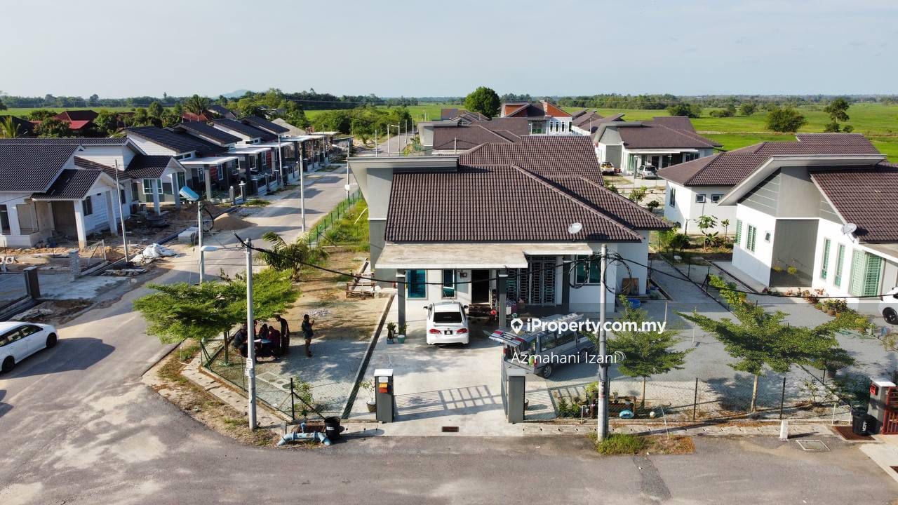 Padang Pak Amat Pasir Puteh Bungalow 4 1 Bedrooms For Sale Iproperty Com My