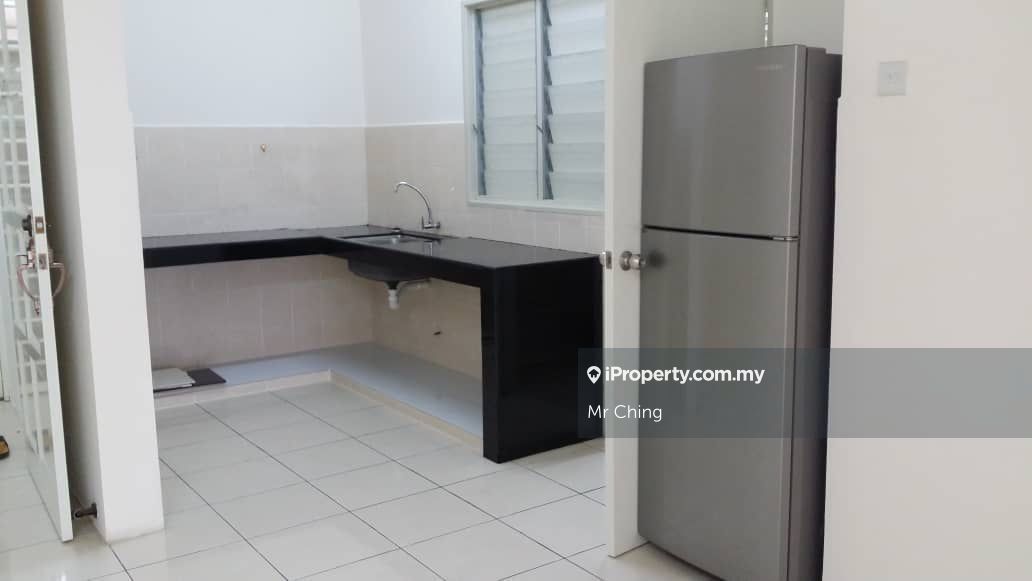 Platinum Lake PV 10 Intermediate Condominium 3 bedrooms for rent in