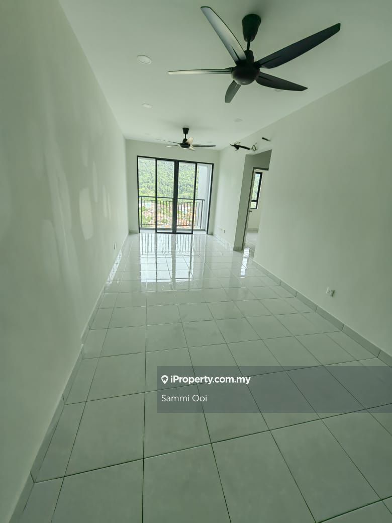 Iconic Vue Apartment 3 bedrooms for rent in Batu Ferringhi, Penang