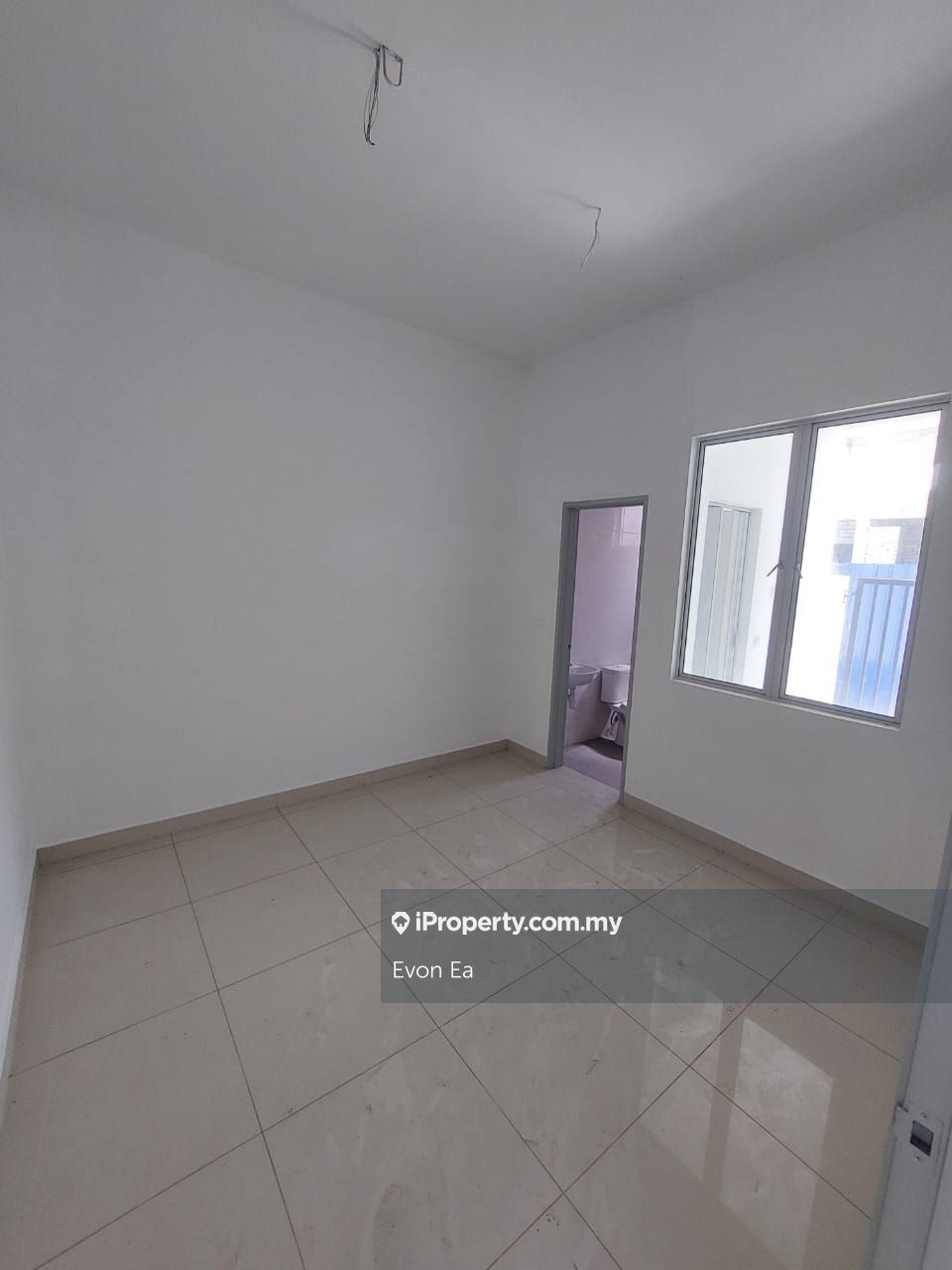 Bandar Springhill, Port Dickson, Lukut, Lukut 2.5sty Terrace/Link