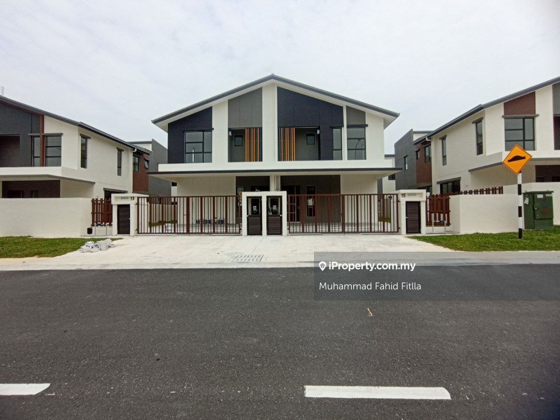 Farina, Semenyih Semidetached House 4+1 bedrooms for sale iProperty