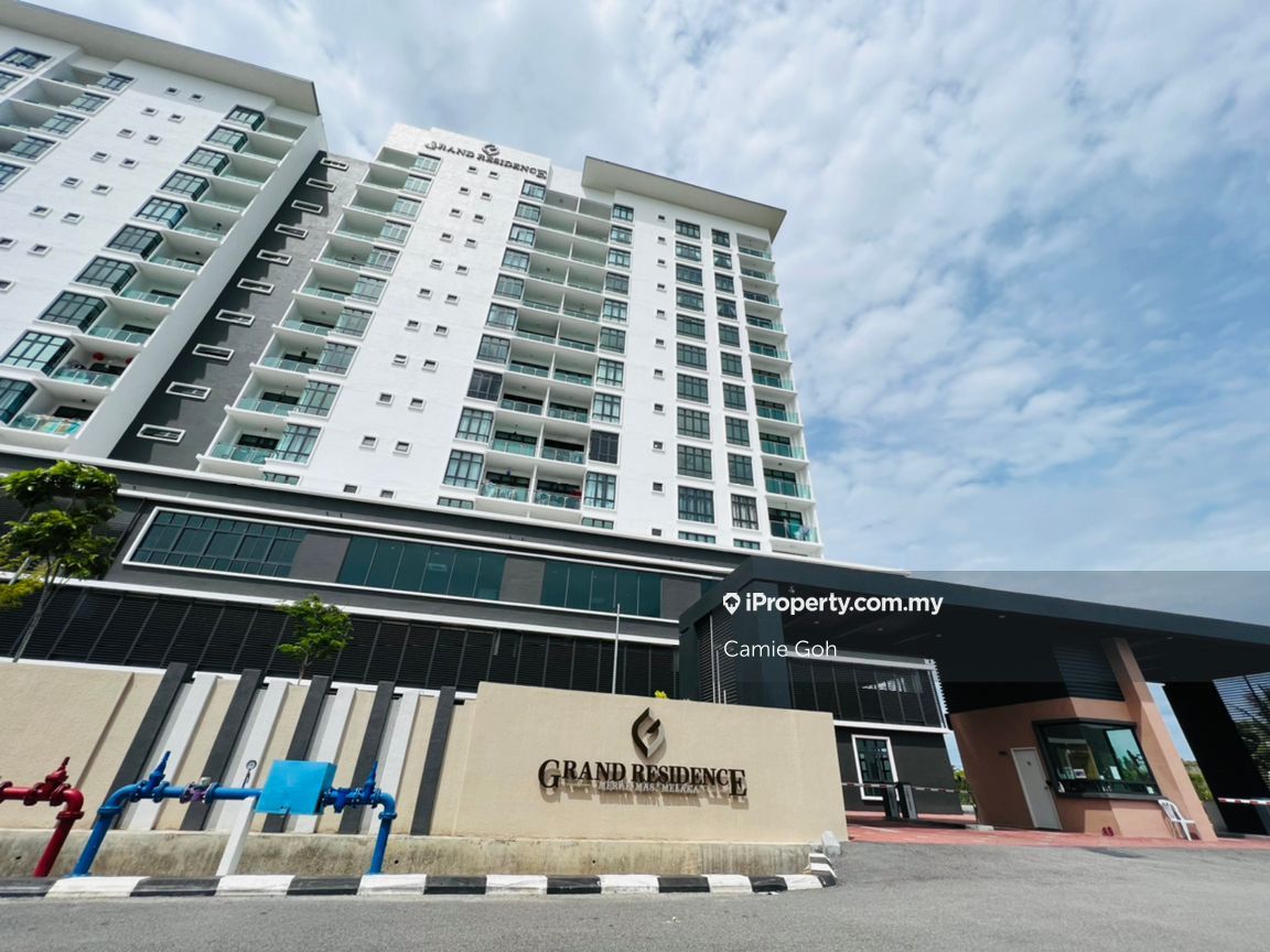 Grand Residence Merak Mas Corner lot Condominium 3 bedrooms for rent