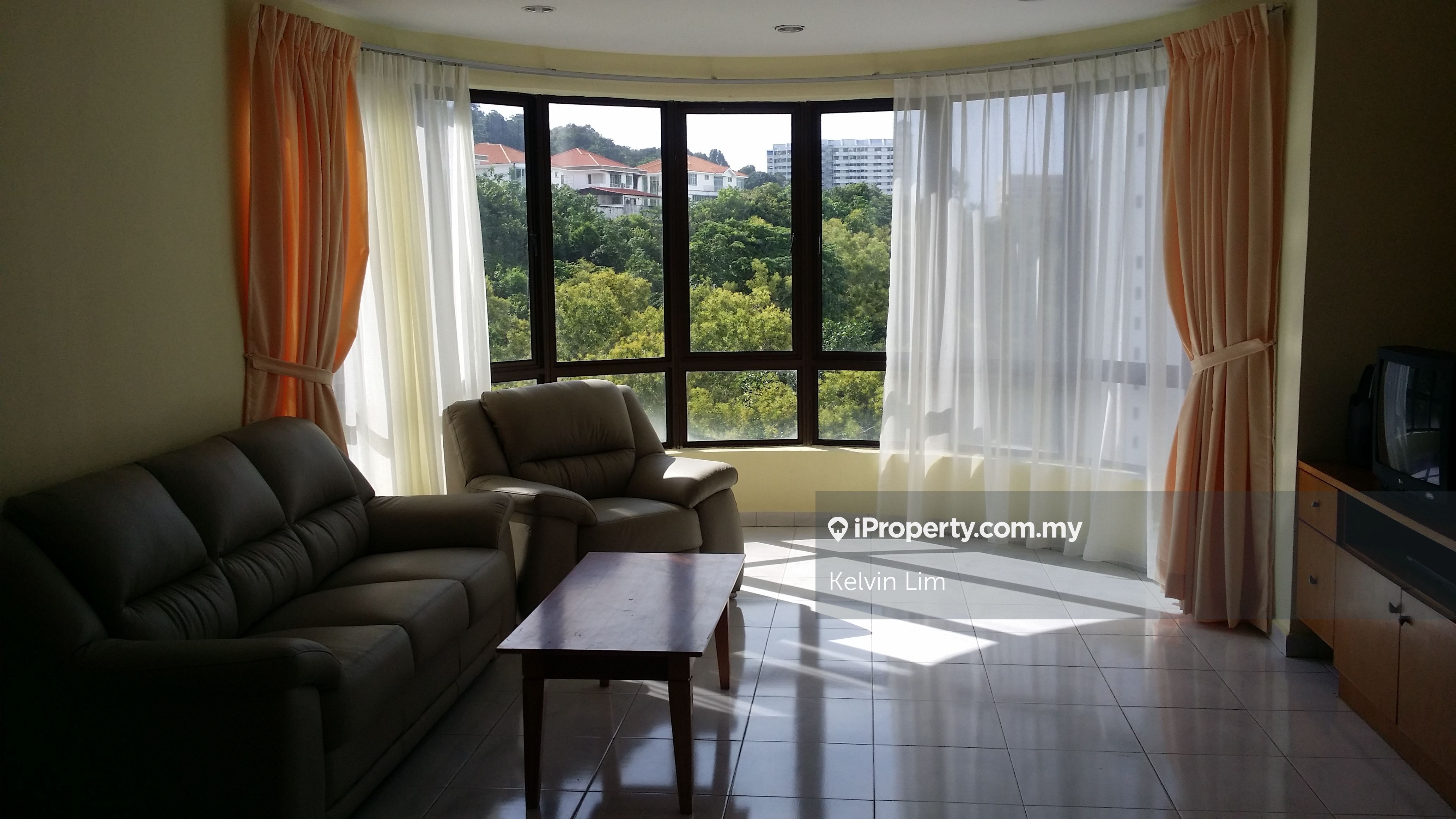 Twin Towers Corner lot Condominium 3 bedrooms for sale in Tanjung