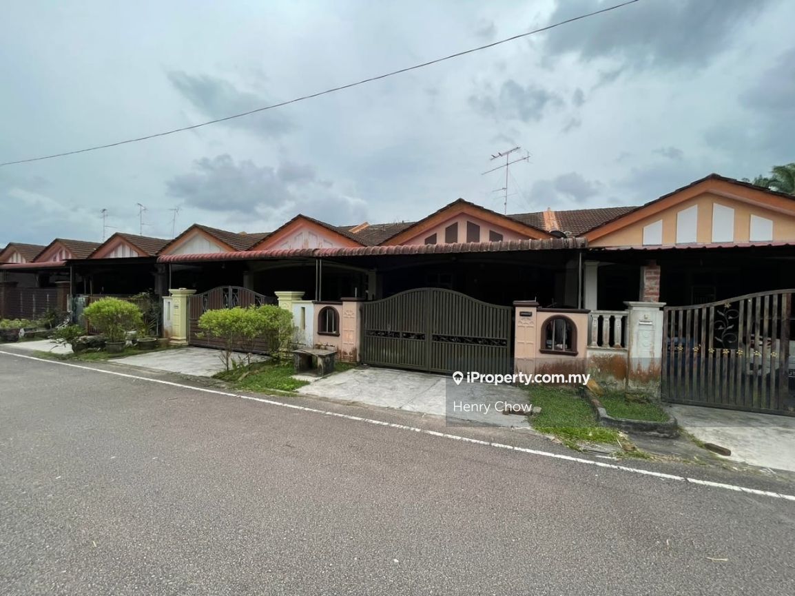 Kulai Jalan Merbuk Bandar Putra Kulai Intermediate Sty Terrace Link House Bedrooms For Sale