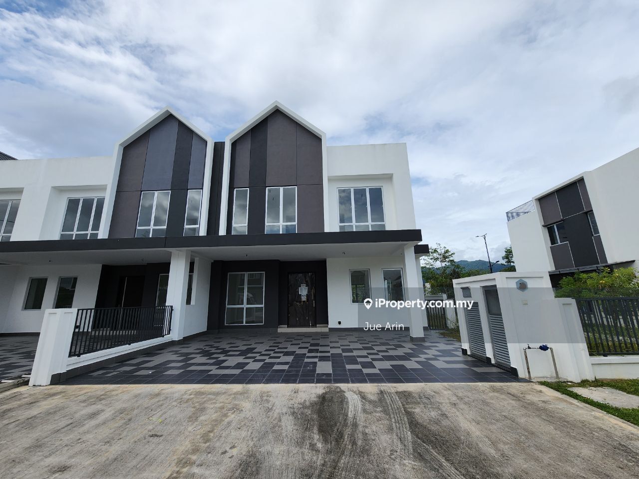 Eco forest Hazelton, Semenyih 2.5sty Terrace/Link House 4 bedrooms for