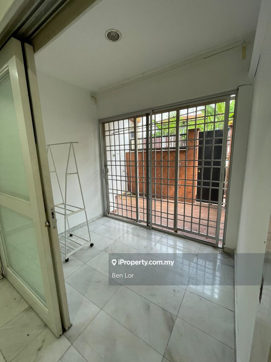 SS18, Subang Jaya Intermediate 2-sty Terrace/Link House 6 bedrooms for ...