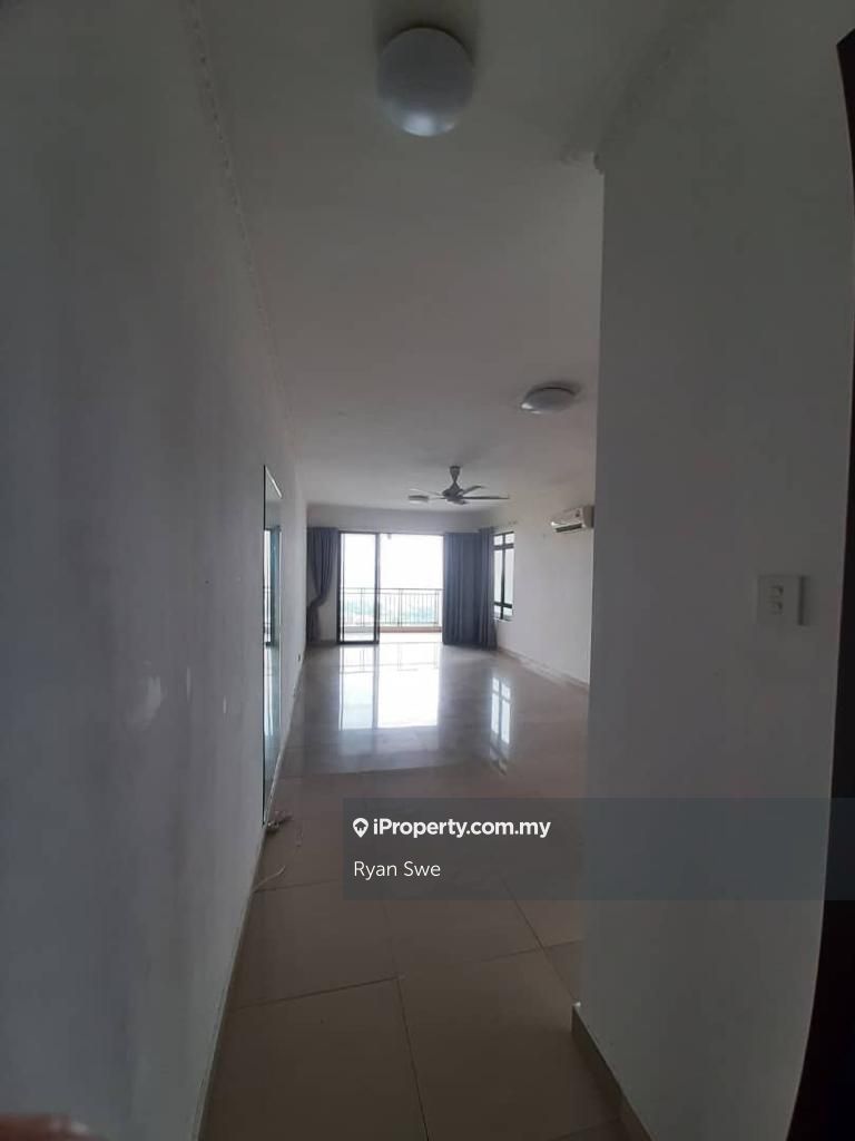 Royal Domain Sri Putramas 2 Intermediate Condominium 3 bedrooms for