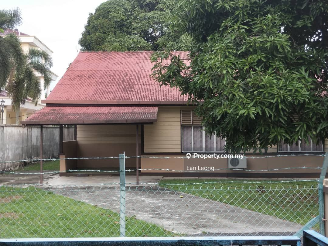 Muar Bungalow 3 Bedrooms For Rent Iproperty Com My