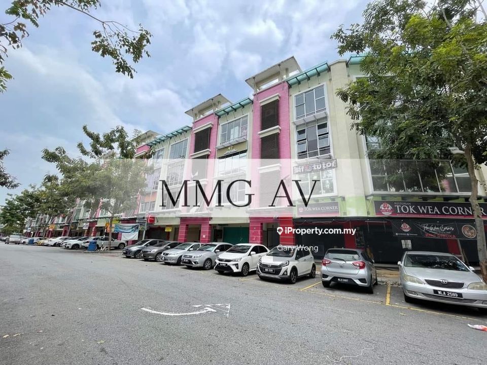 Seria 88 Setia Alam, SERIA 88 SETIA ALAM 4 STOREY SHOP WITH LIFT