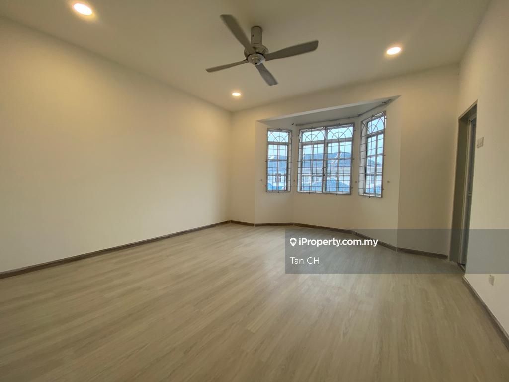 Batu Berendam Intermediate 2sty Terrace/Link House 4 bedrooms for sale