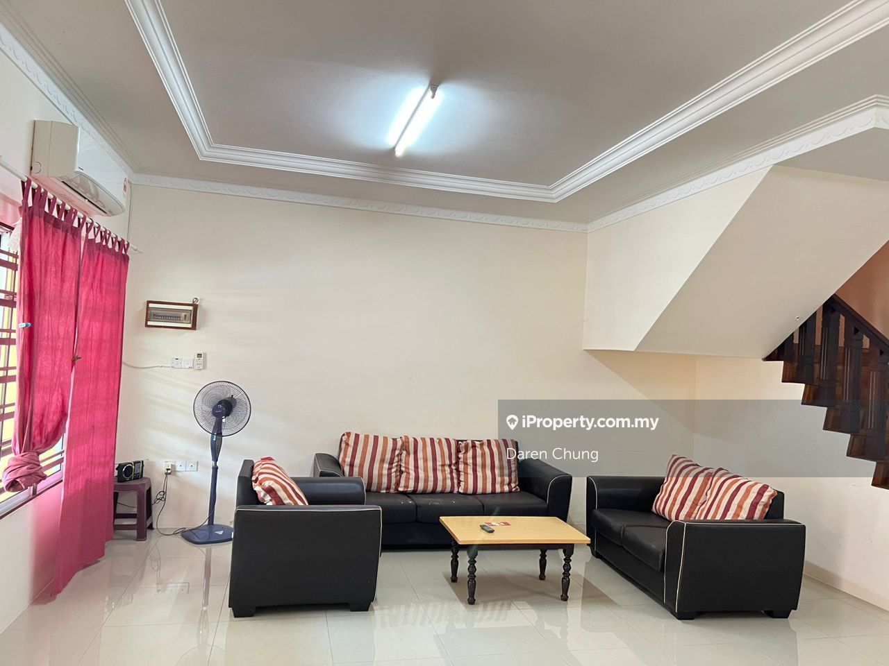 Uni Garden Unimas Double Storey House For Rent, Kuching for rent