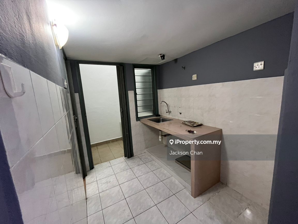 Taman Sri Kuching Flat 3 bedrooms for rent in Jalan Kuching, Kuala