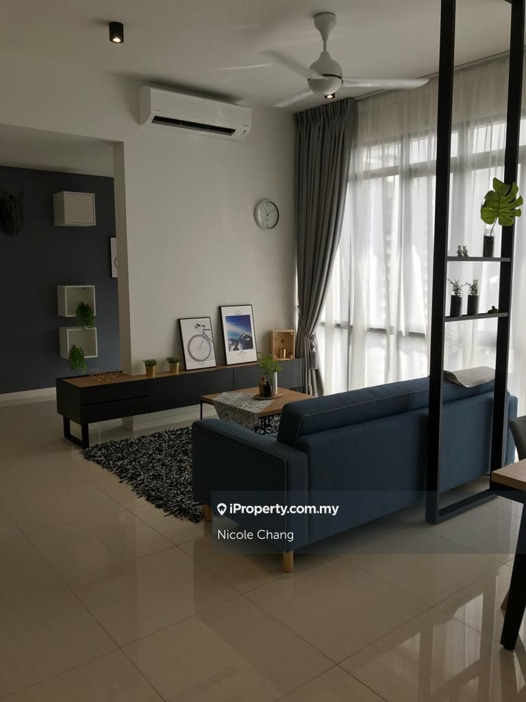 Inwood Residences Intermediate Condominium 2 bedrooms for rent in