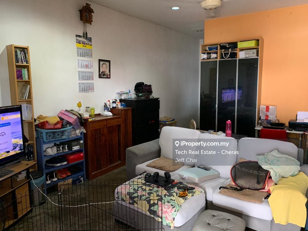 Section 8, Petaling Jaya 1sty Terrace/Link House 4 bedrooms for sale