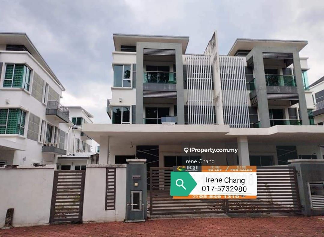 Freehold Triple Storey Semi D Bercham Ridgewood , Ipoh Semidetached House 6 bedrooms for sale