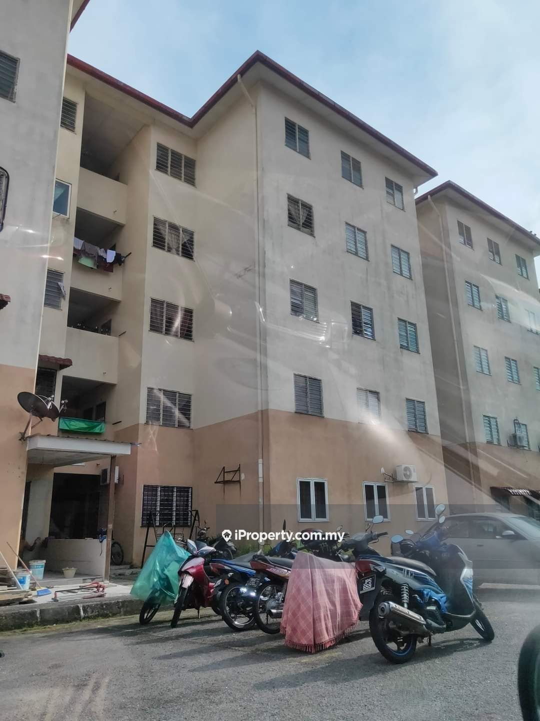 Puchong Utama Court 2 Apartment 3 bedrooms for sale in Puchong