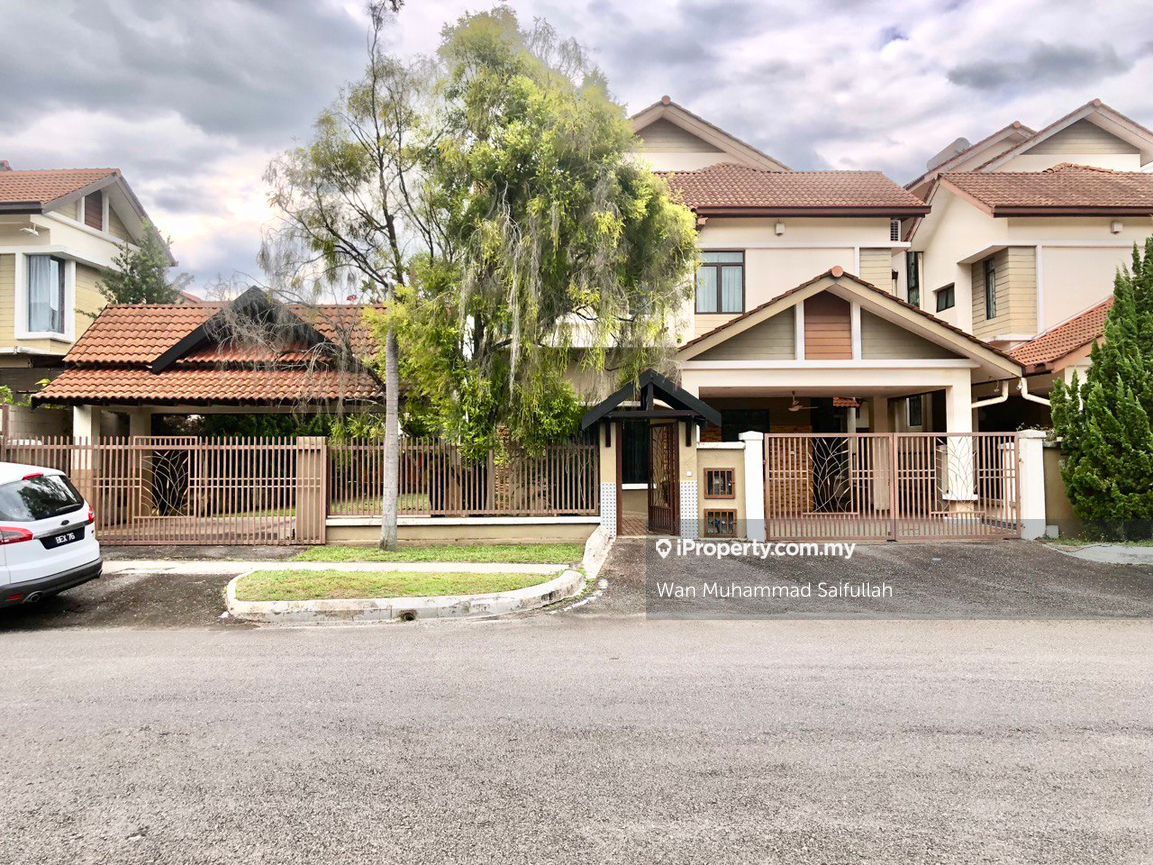 Puncak Bangi, Bangi Intermediate Semi-detached House 5+1 Bedrooms For ...