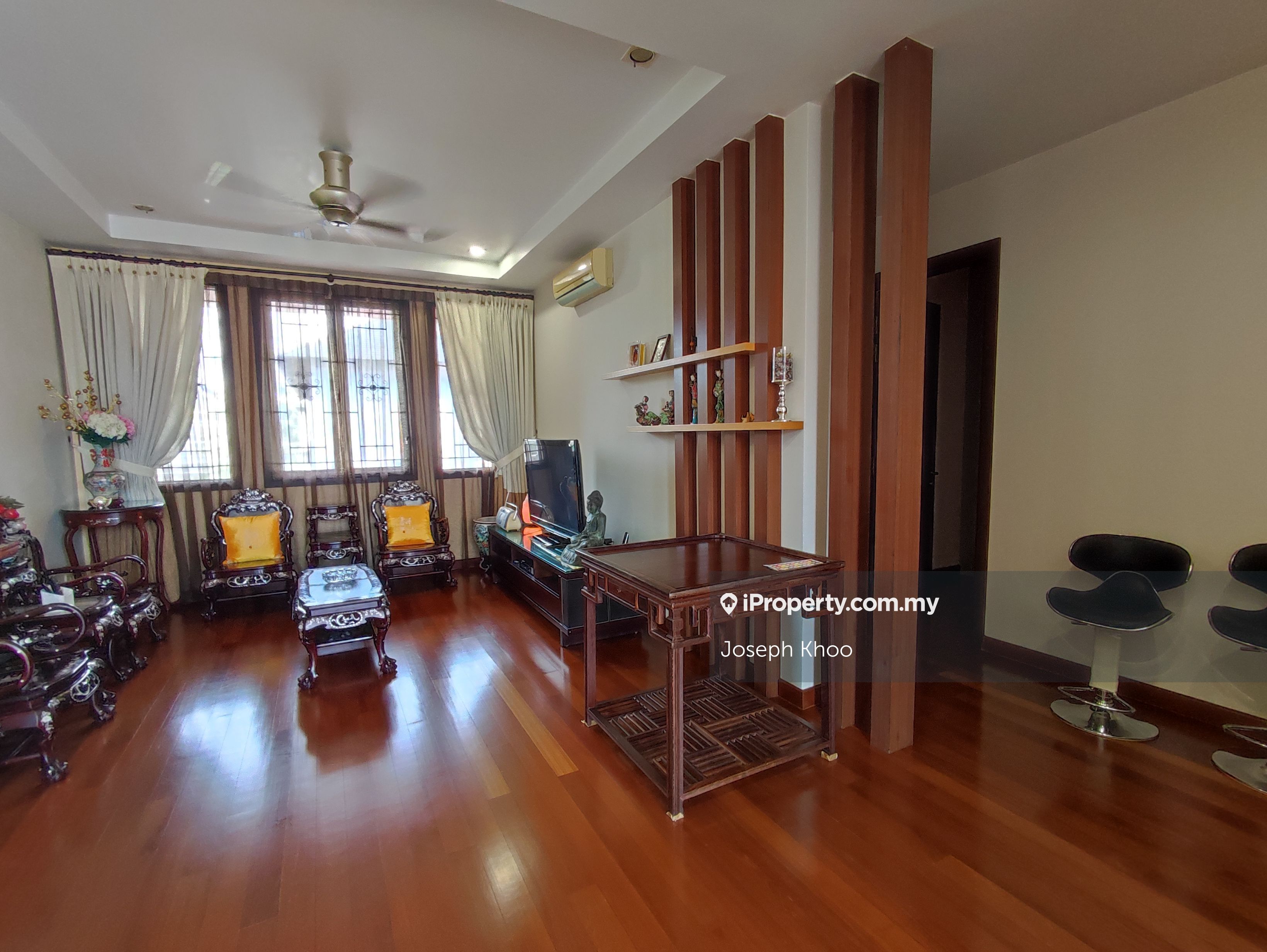 Bungalow Sri Damai Land 12000sf , Kota Kemuning Bungalow 6+2 bedrooms