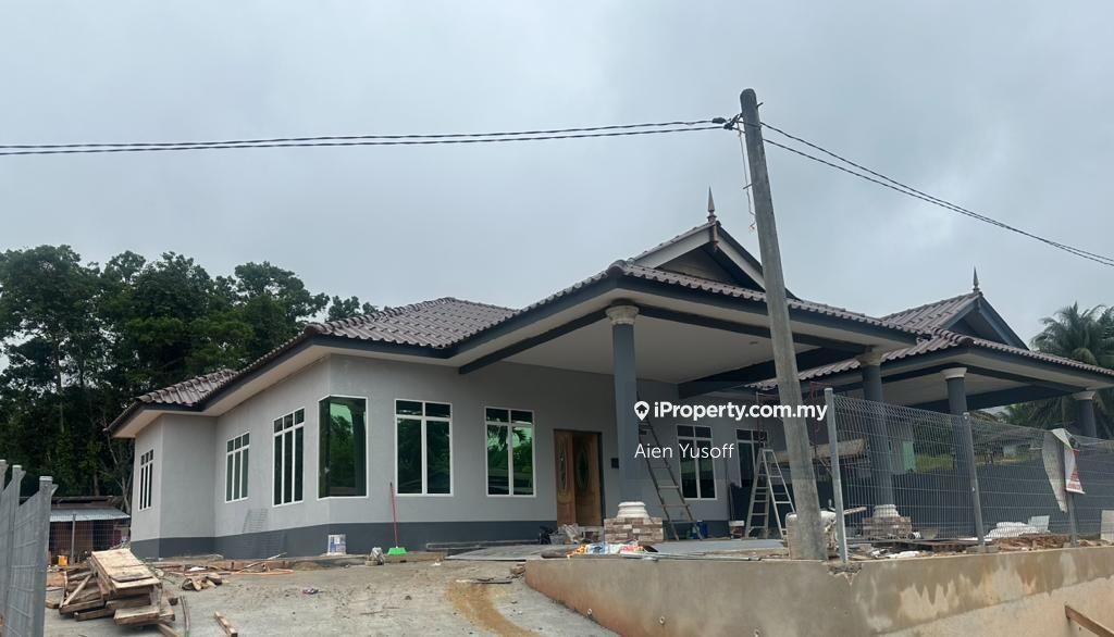Kemaman Semidetached House 4 bilik tidur untuk dijual