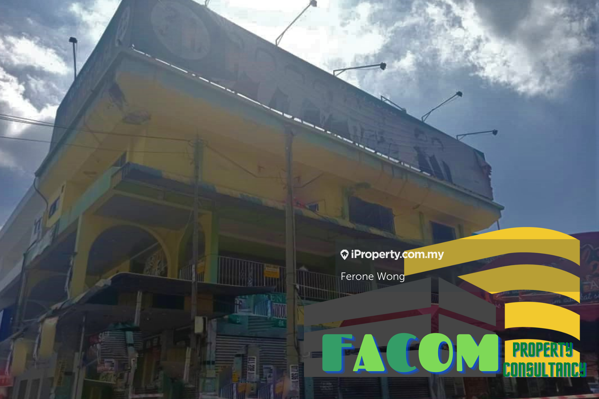 Commercial Area Shop Lot @ Jalan Tengah, Bayan Baru