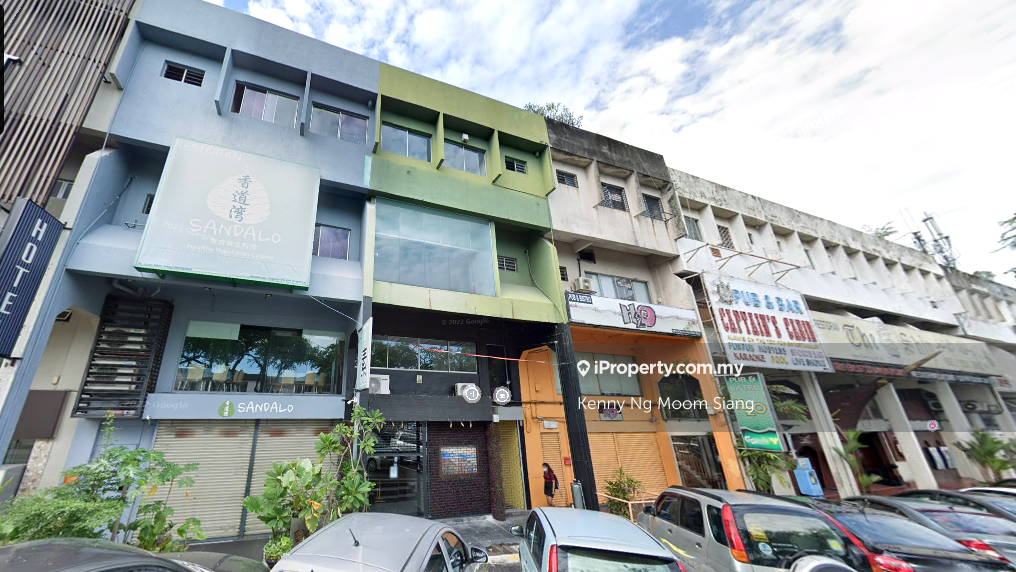 PJ Uptown Ground Floor Shop (Facing Inner Main Road) For Rent Damansara