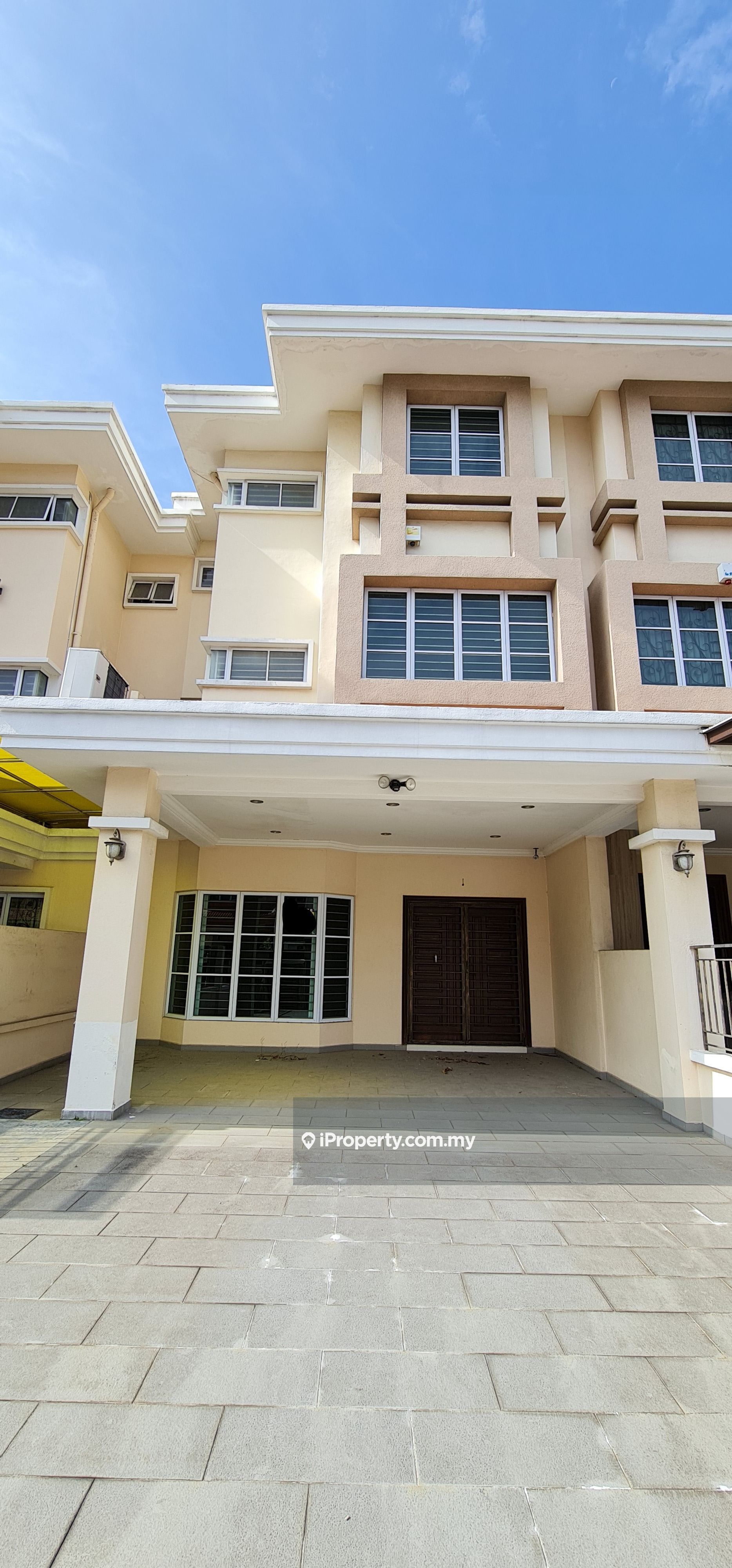 Jln Selesaria Happy Garden Kuchai Lama Intermediate 3 Sty Terrace Link House 5 Bedrooms For Sale Iproperty Com My