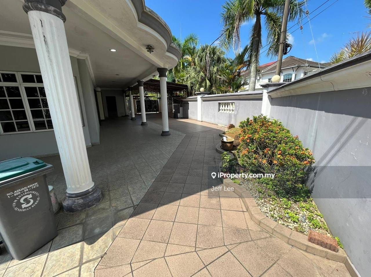 Taman Putri, Kulai Corner lot 2sty Terrace/Link House 5 bedrooms for sale