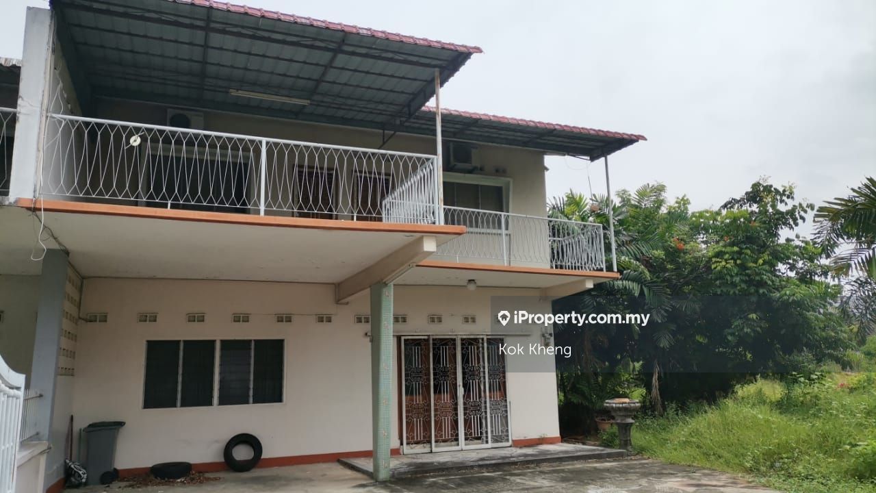 Taman Gembira, Klebang Corner lot Semidetached House 4 bedrooms for