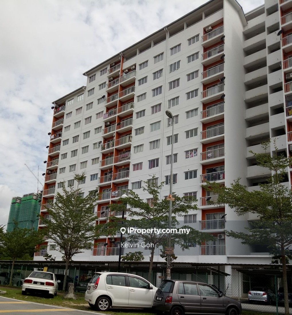 Suria Permai Corner lot Apartment 3 bedrooms for rent in Seri Kembangan