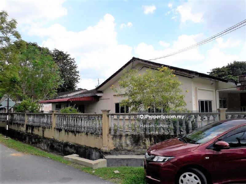 Taman Happy Rasah, Seremban Corner lot 1sty Terrace/Link House 4
