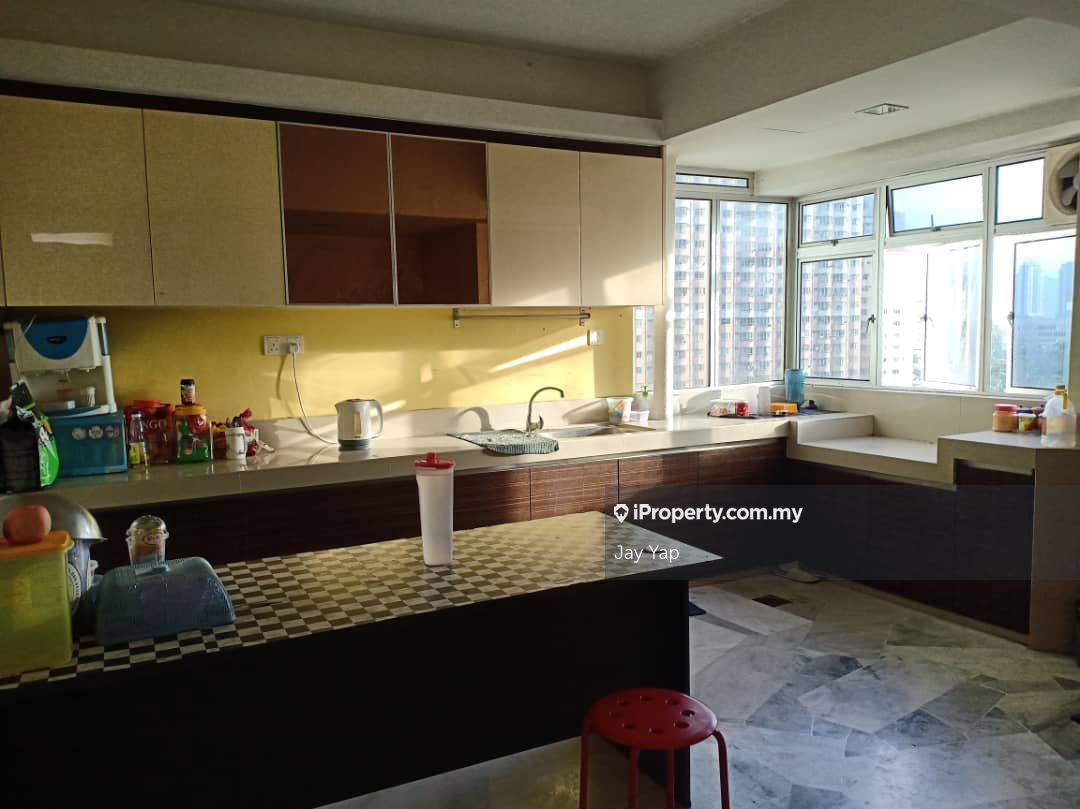 Pangsapuri Seri Gembira Apartment 4 bedrooms for rent in Jalan Kuching