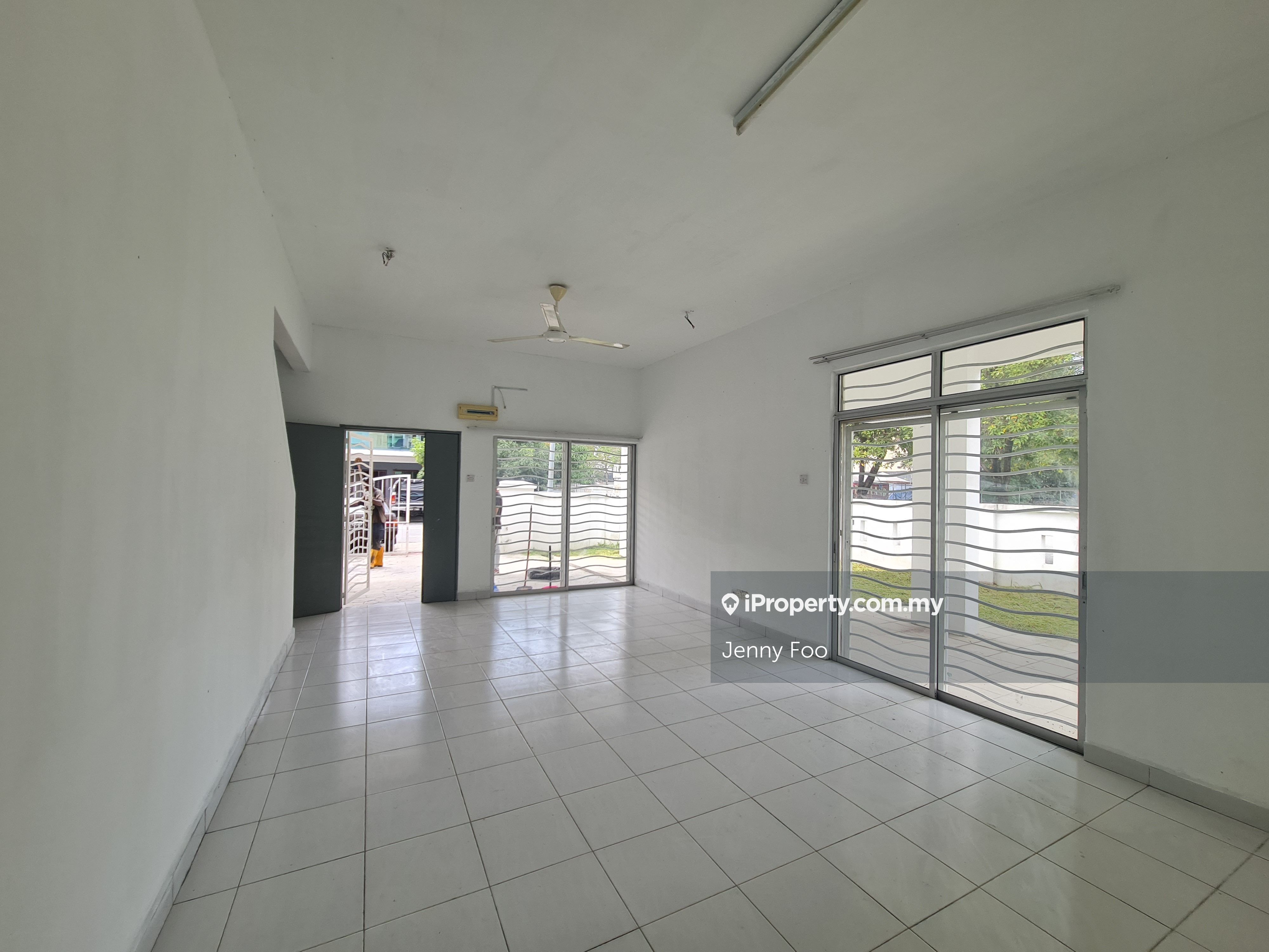 Taman Alam Indah Seksyen 33 Shah Alam megah, Shah Alam Corner lot 2sty