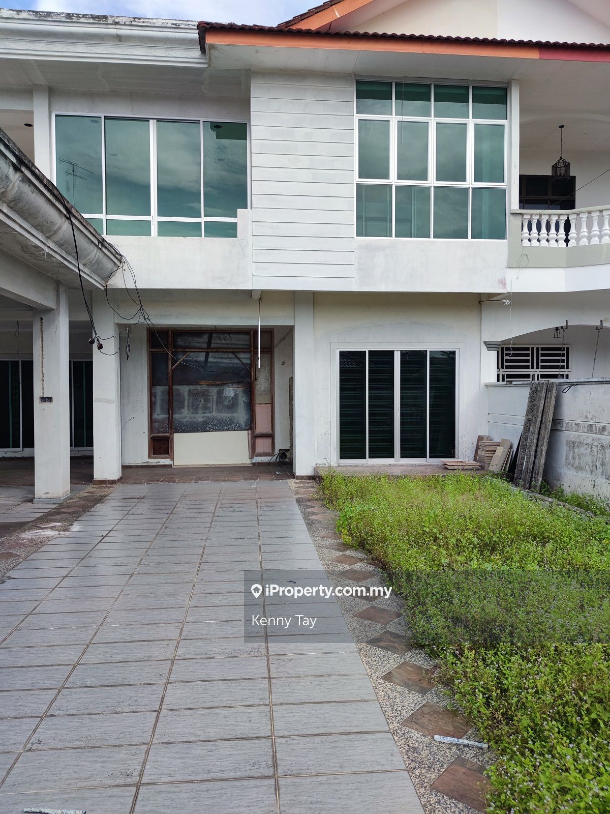 Muar Semidetached House 7 bedrooms for sale