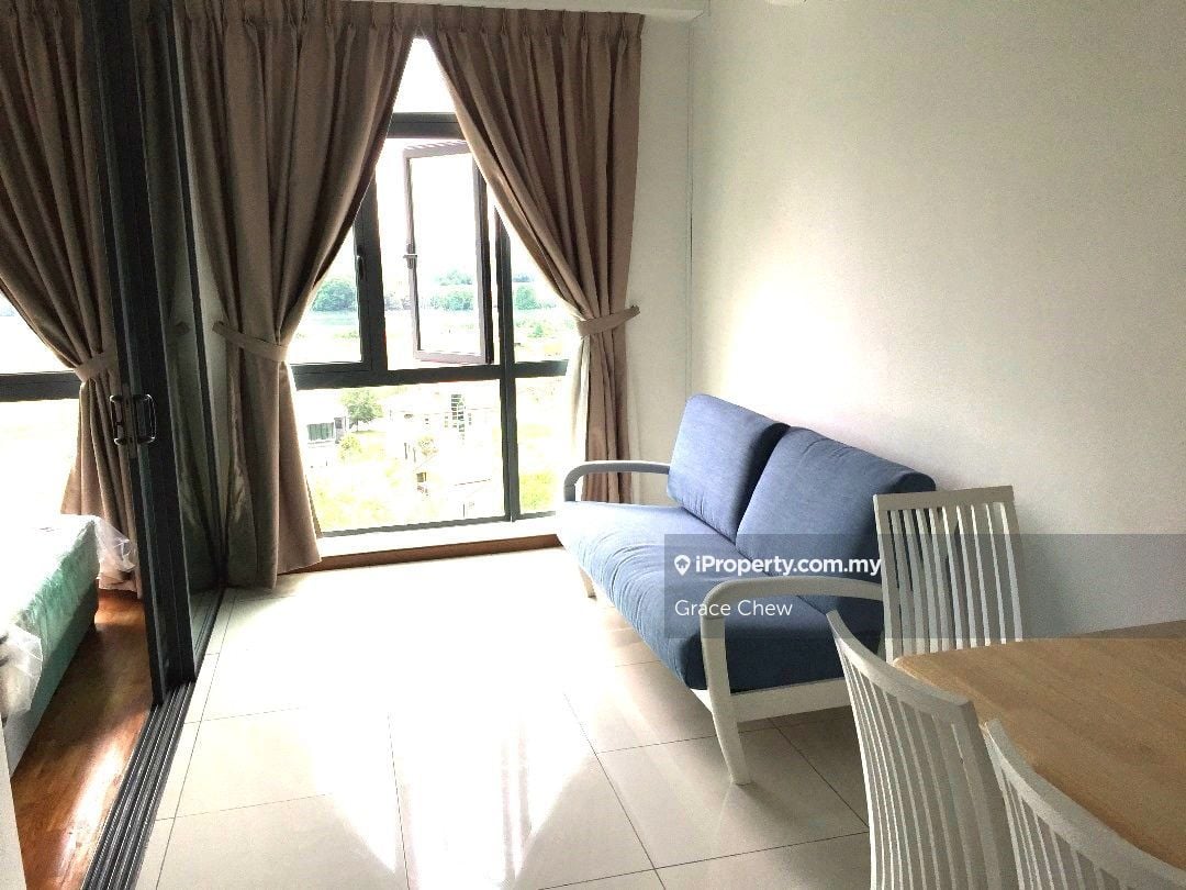 Crescent Bay Suites (Teluk Bayu), Taman Bayu Puteri, Johor Bahru for