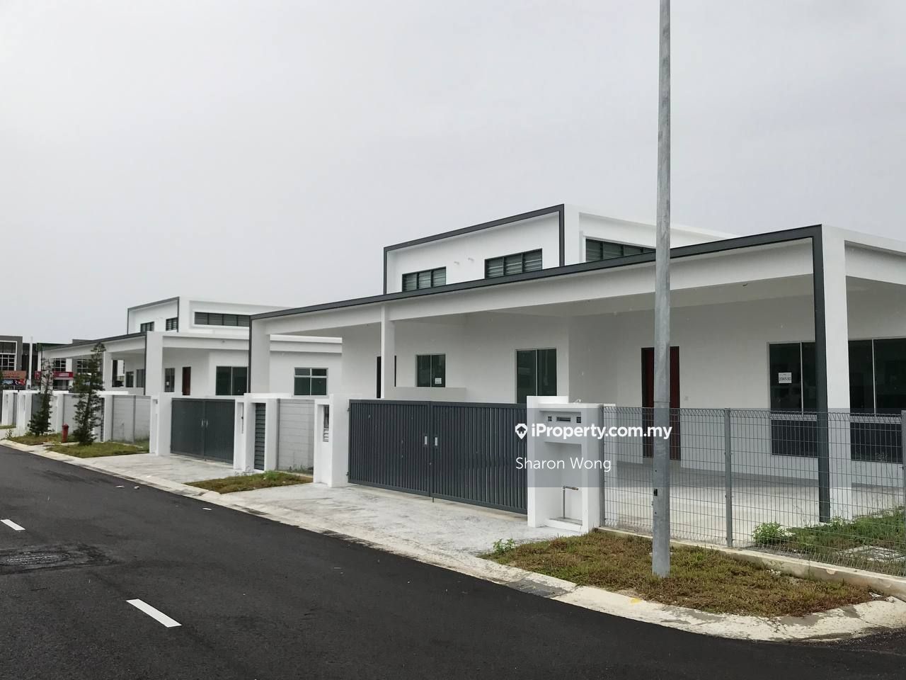 Amber hills kangkar pulai skudai intermediate cluster house 3 bedrooms