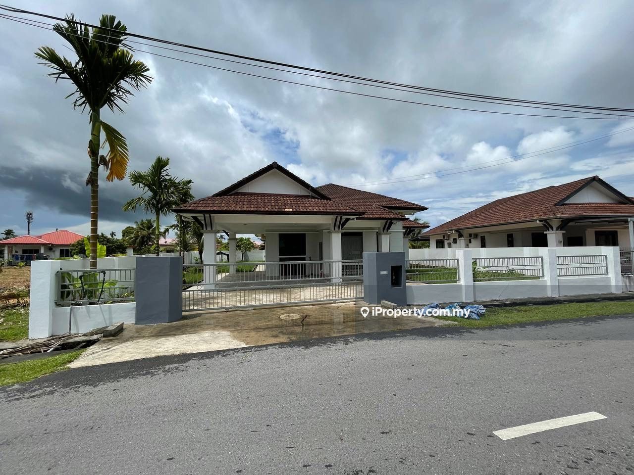 Desa Pujut, Permyjaya, Miri Bungalow 3 bedrooms for sale