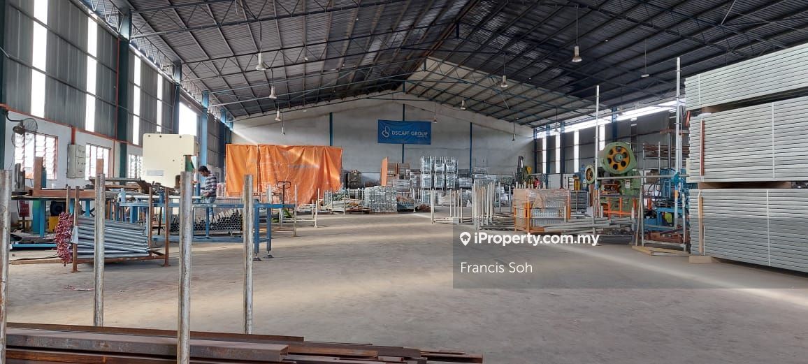 4 Acres Industrial Land with Detached Factories for Sale, Telok