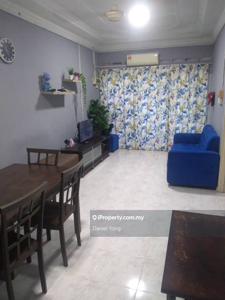 Jalan saga kulai , Kulai 1sty Terrace/Link House 3 bedrooms for sale