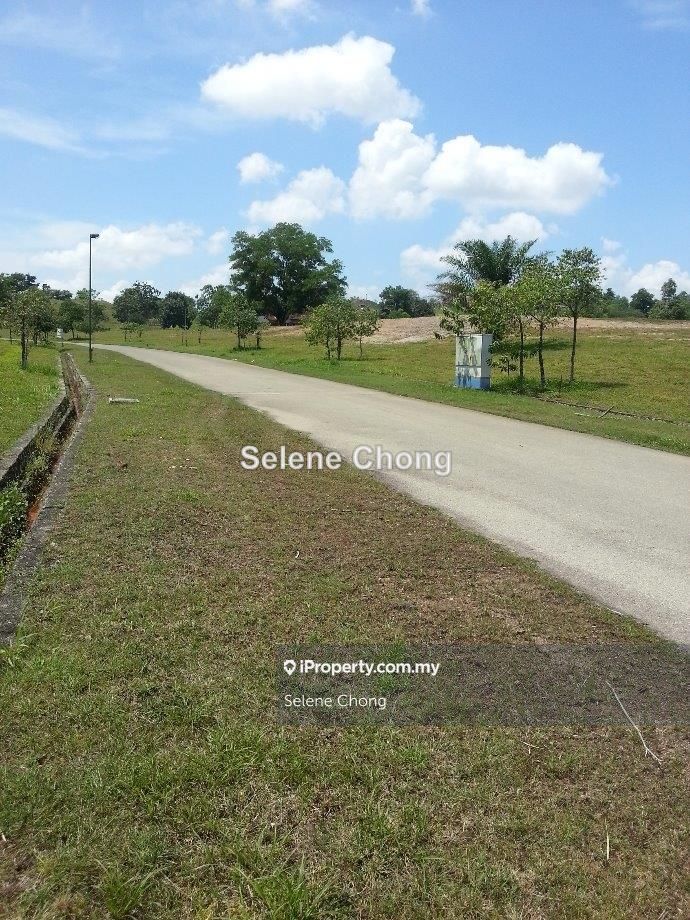 College Heights Golf Course Pajam Nilai Mantin, Mantin for sale