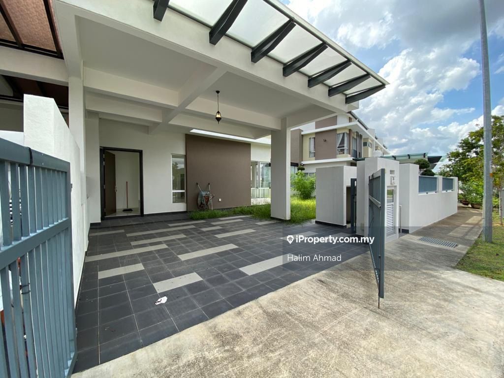 ENDLOT Double storey Bandar Ainsdale Type Tenang , Seremban End lot 2