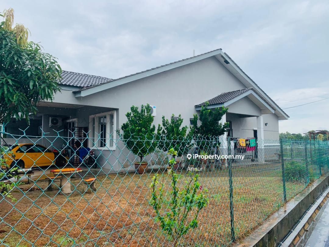 Corner Lot Pulau Gadong, Cheng