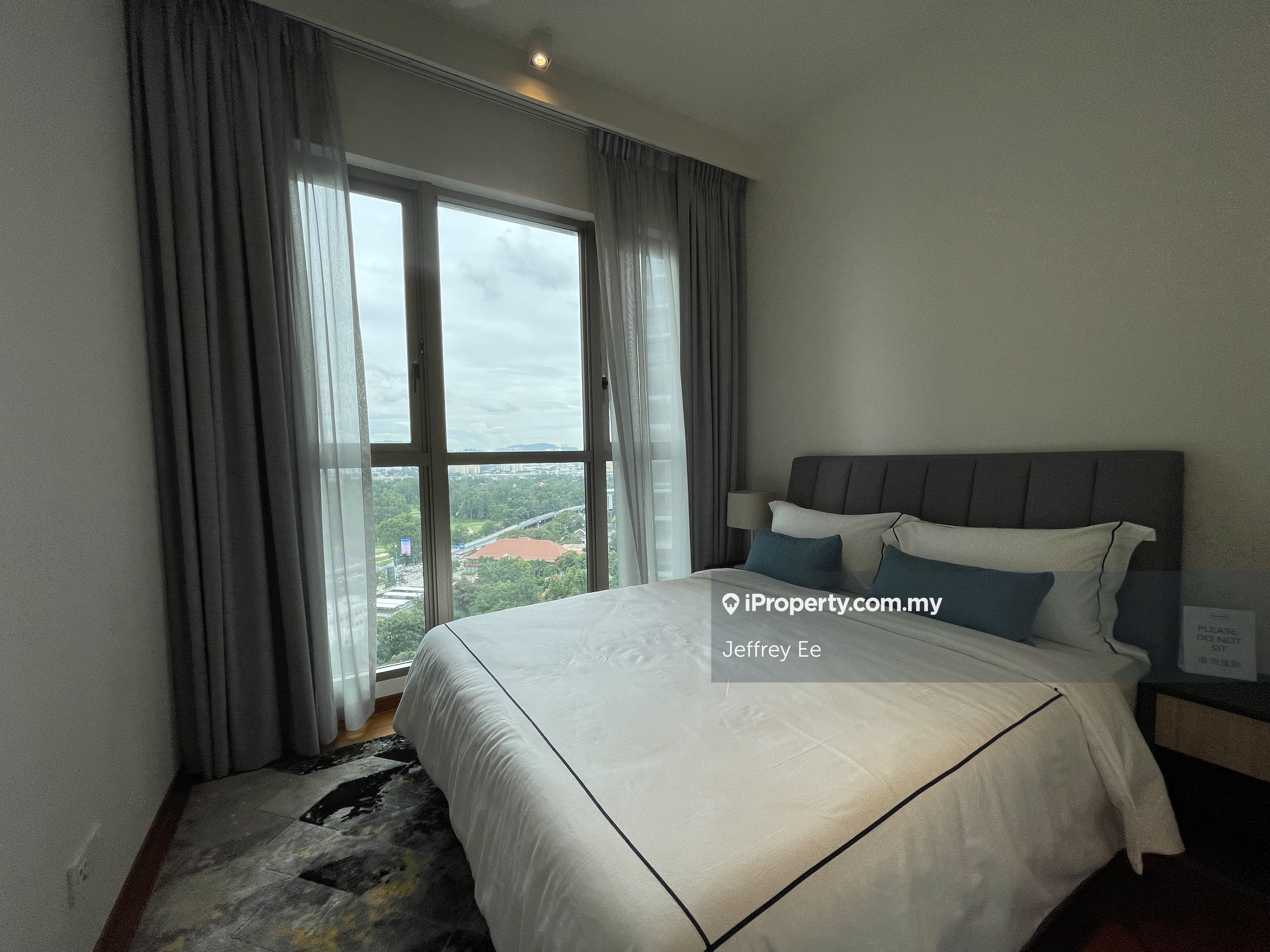 Sinaran Corner lot Serviced Residence 3 bedrooms for sale in Wangsa