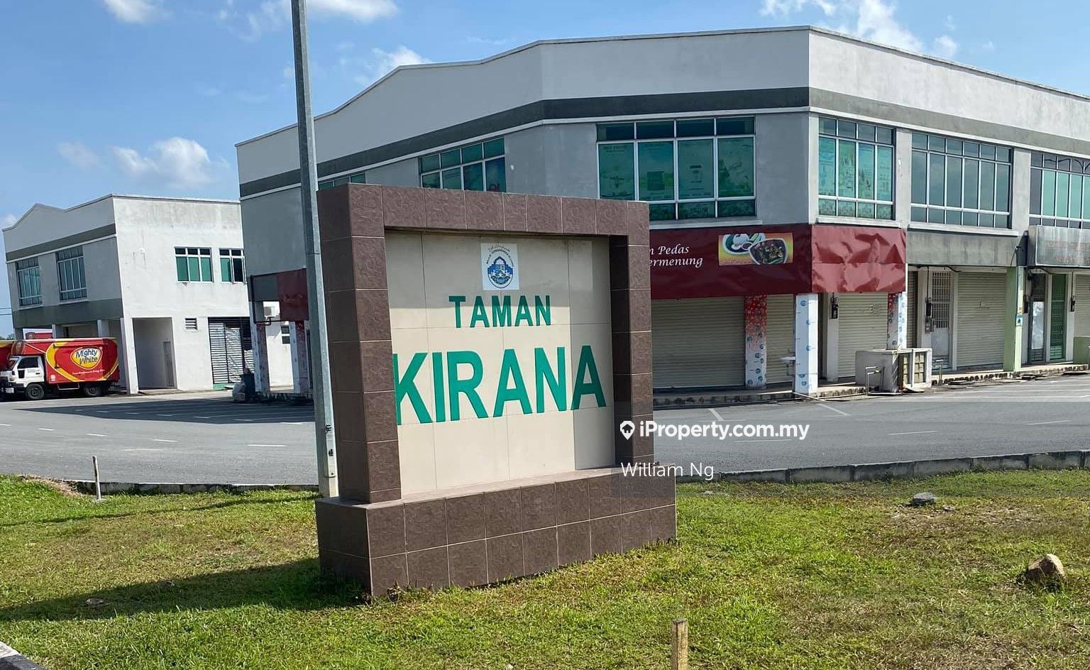 Kluang, Ayer Hitam