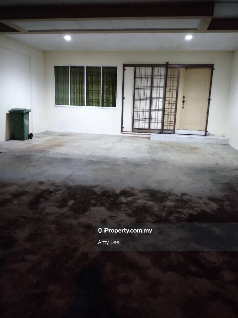 Lorong Pisang Barat, Jalan Sungai Maong, Kuching 2sty Terrace/Link