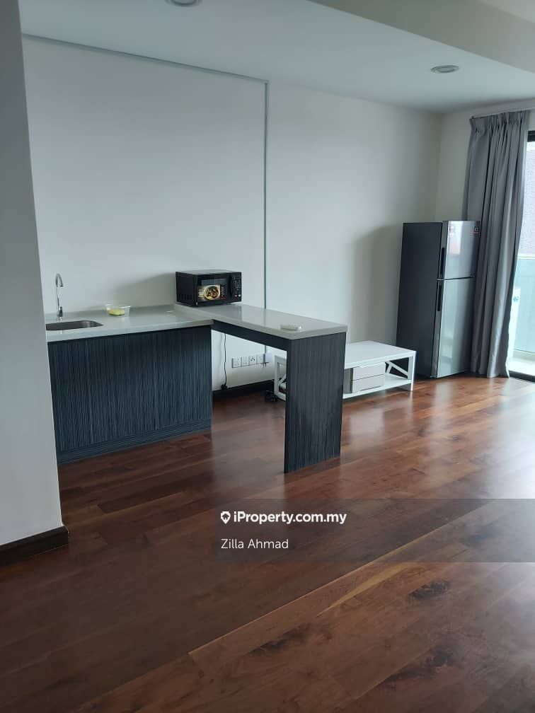 Isola, Subang Jaya