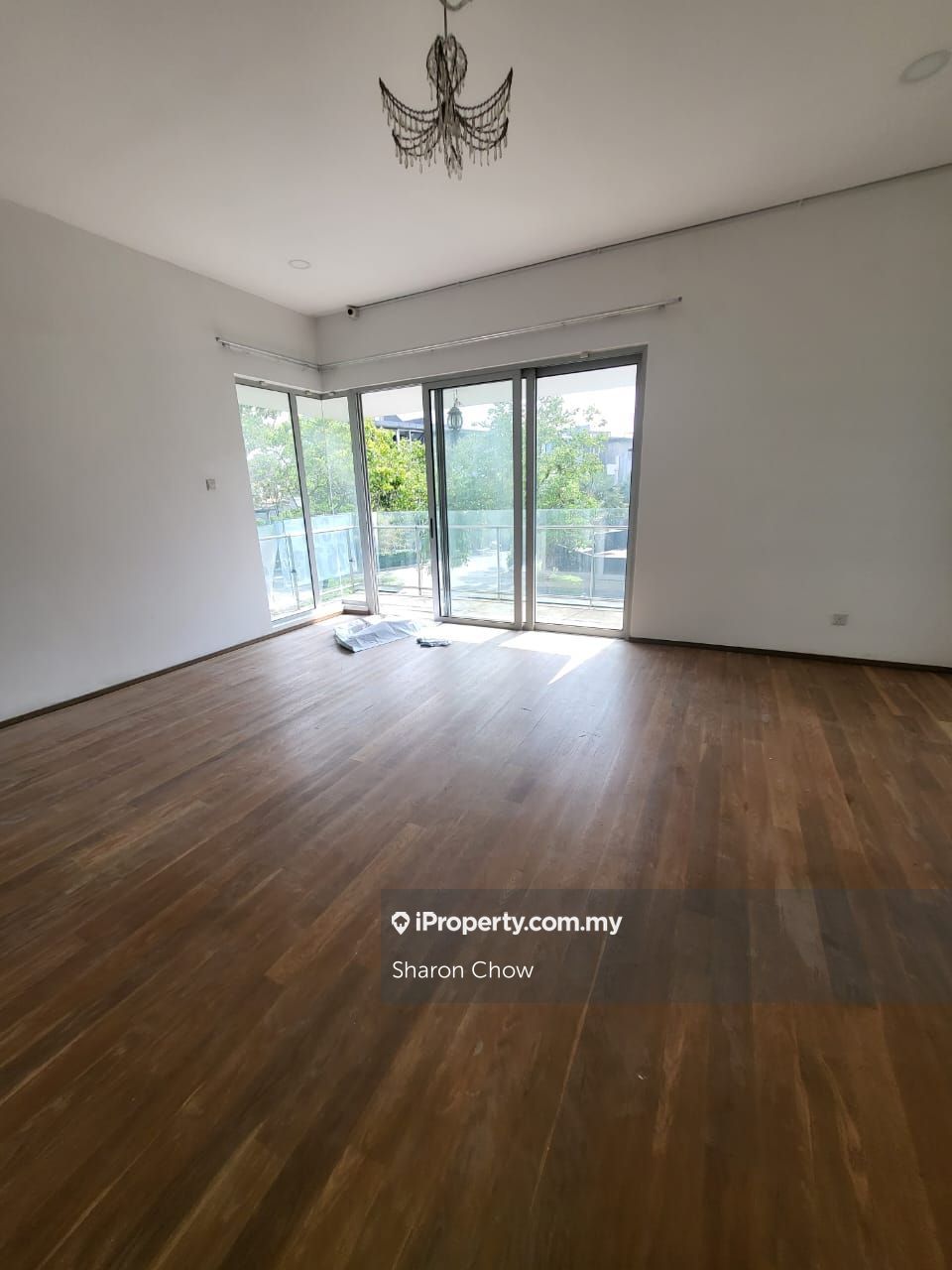 Nova sri utara 3 storey corner house bangalow , Kepong Bungalow 6+1