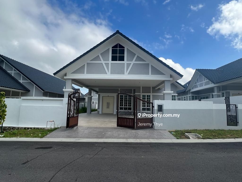 Kluang Taman Parkland Single Storey Bungalow House, Kluang Bungalow
