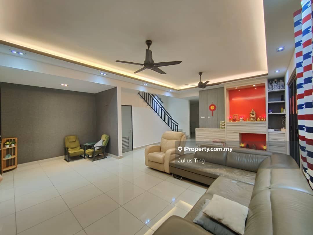 Bandar Putra Kulai, Kulai Cluster House 4+1 bedrooms for sale